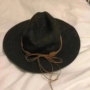 Sun ‘n Sand hat with leather trim